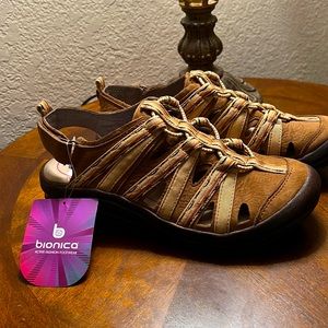 NIB Bionica Malabar Slingback wedge sport sandals
